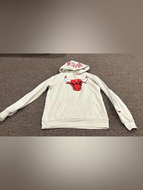 Ultra Game XS Vintage Chicago Bulls Basketball Club Pullover Hoodie Men’s